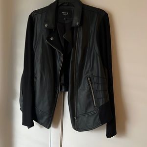 Torrid size 2/ 16/18 in size